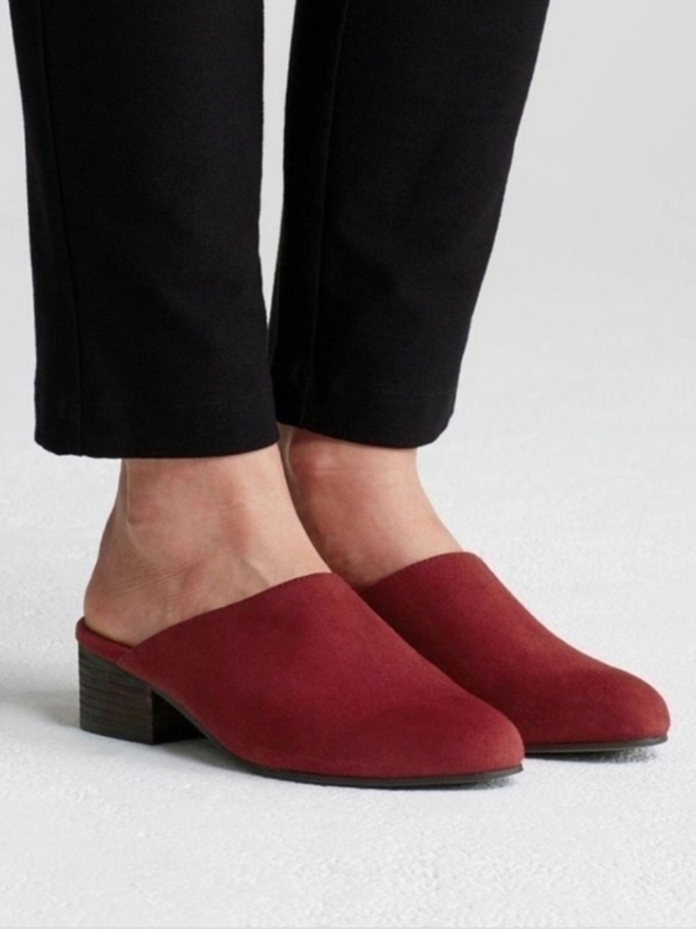 Eileen Fisher Sylvia Suede Block Heels in Burgundy Size 6.5 - C76-018